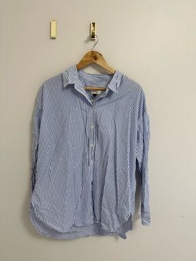 Universal Thread Blue and White Striped Button-Down Shirt